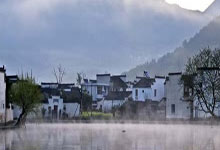 田径——南京室内世锦赛：女子三级跳远颁奖仪式举行.